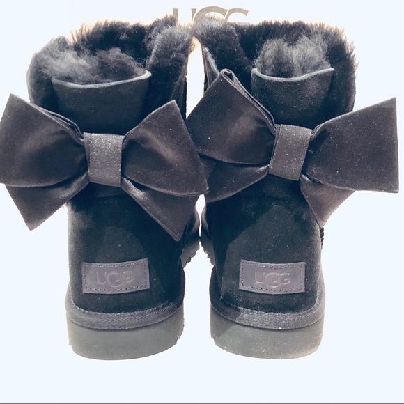 UGG Shoes - UGG- Mini Bailey Bow II Glam in Black, size 8